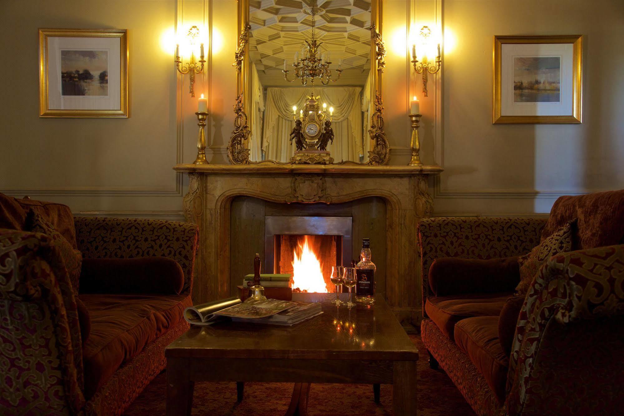 Stonefield Castle Hotel ‘A Bespoke Hotel’ Buitenkant foto
