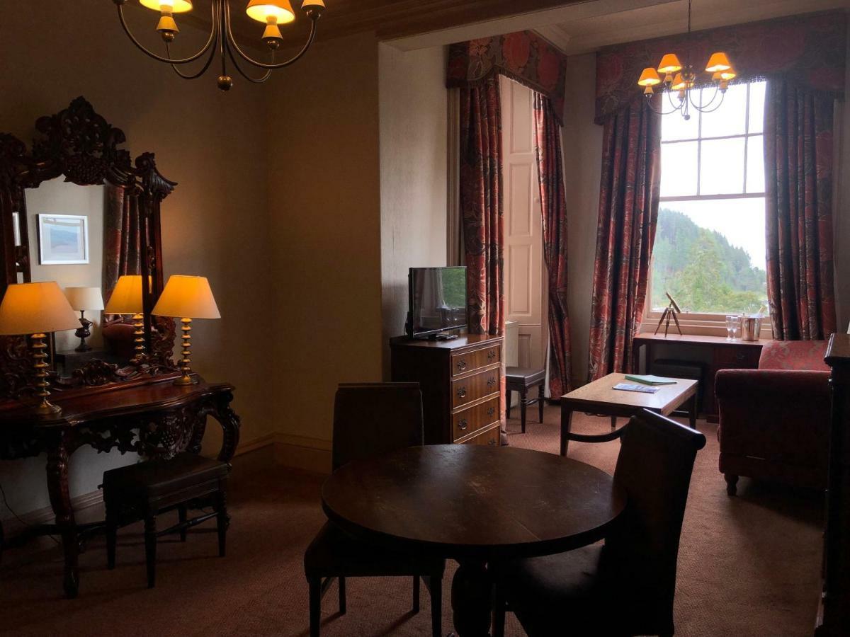 Stonefield Castle Hotel ‘A Bespoke Hotel’ Buitenkant foto